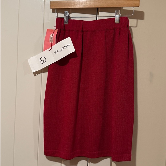 NWT St. JOHN Two Piece Suit Jacket 2 Skirt 6 ~ Red w/Gold Hardware Santana Knit - Picture 14 of 17